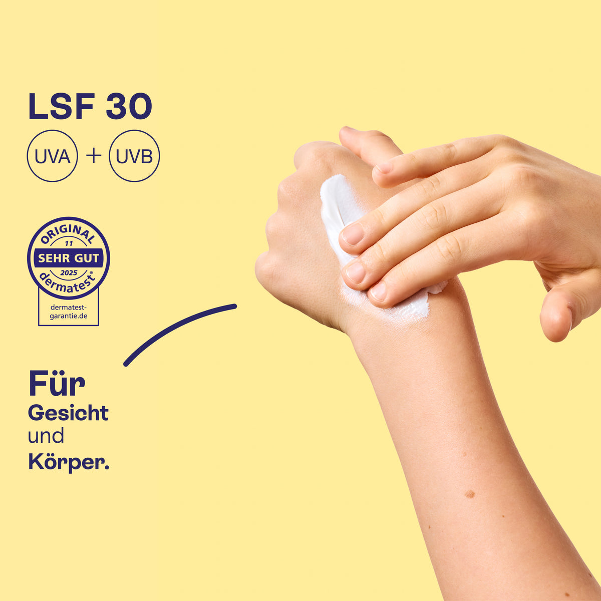 Mineral Sonnencreme LSF 30 wird auf den Unterarm aufgetragen, für Gesicht und Körper, Schutz vor UVA und UVB.