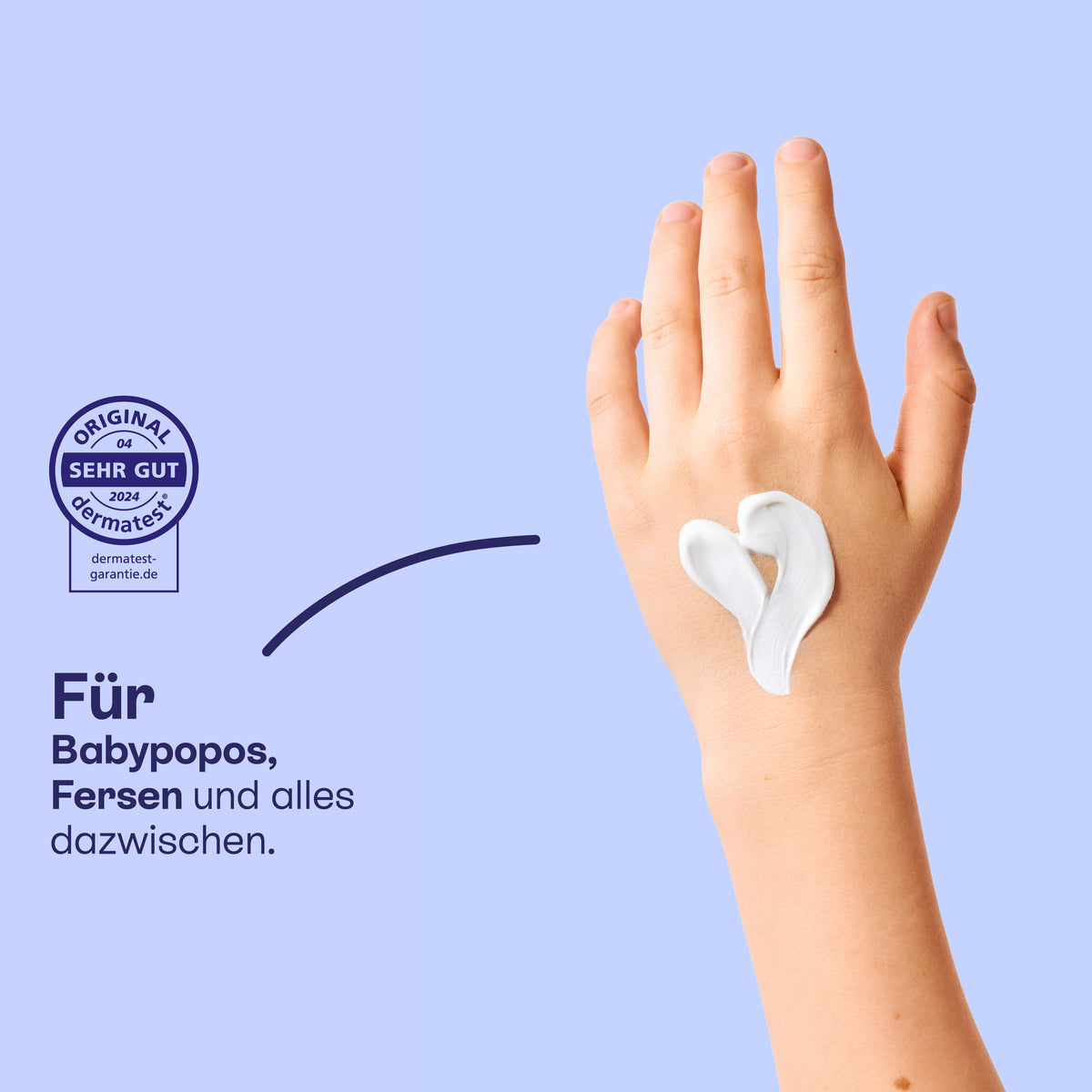 Wundschutzcreme auf der Handfläche, für Babypopos, Fersen und alles dazwischen.