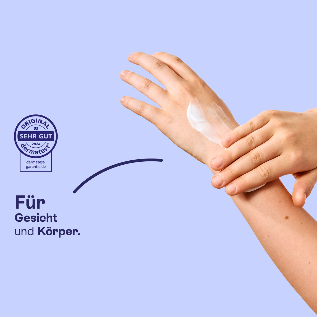 After Sun Lotion wird auf dem Unterarm verstrichen, für Gesicht und Körper.