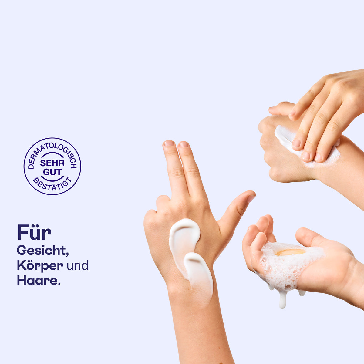 Hände mit Schaum und Creme aus dem Hautpflege Set.